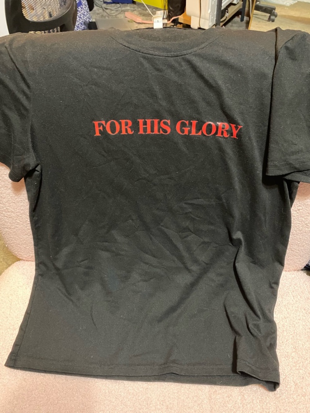 Black Romans 8:18 Graphic Tee